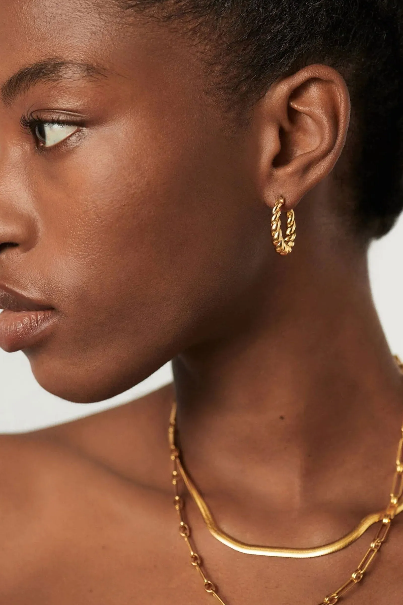Twisted Tidal Medium Hoop Earrings